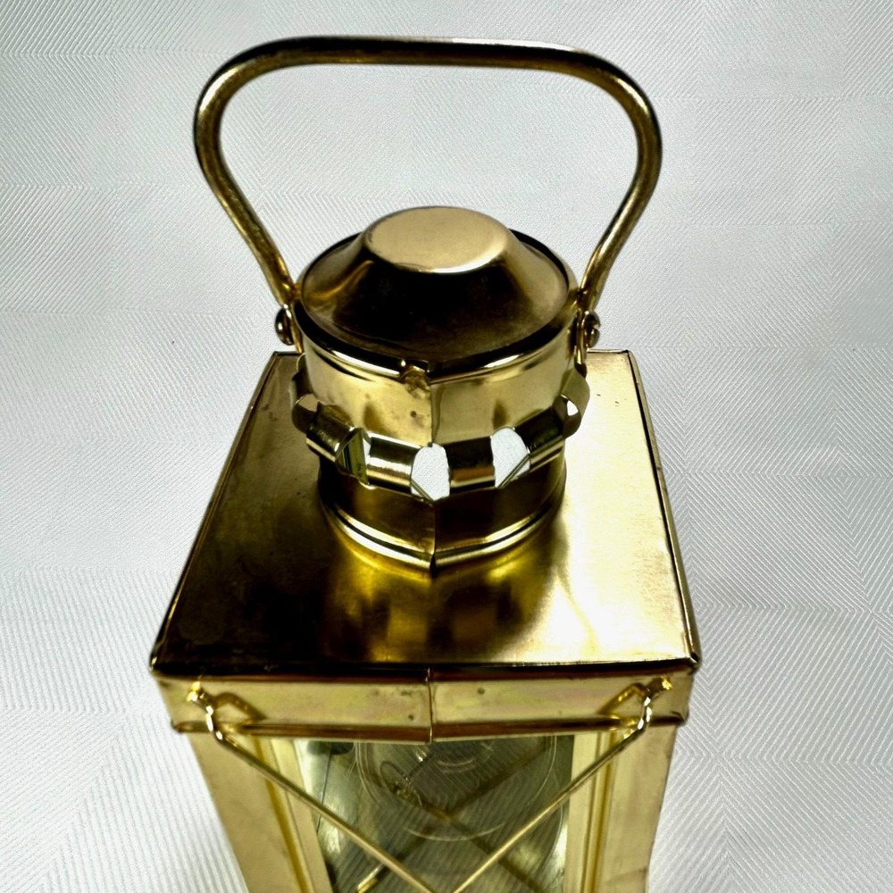 VTG Frankenmuth Gallery 8" Kerosene Oil Lantern– Brass Finish Nautical/Maritime - Picture 4 of 7